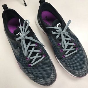 Barely worn Nike Zoom training sneakers